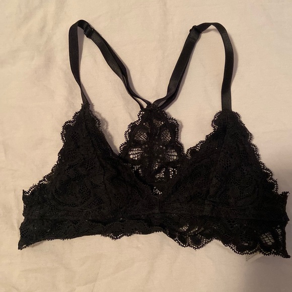 Black lace bralette - Picture 1 of 2
